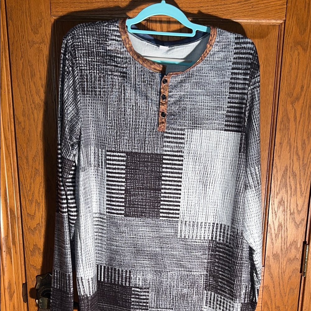 Source Unknown Black and White Checkered Long Sleeve Shirt